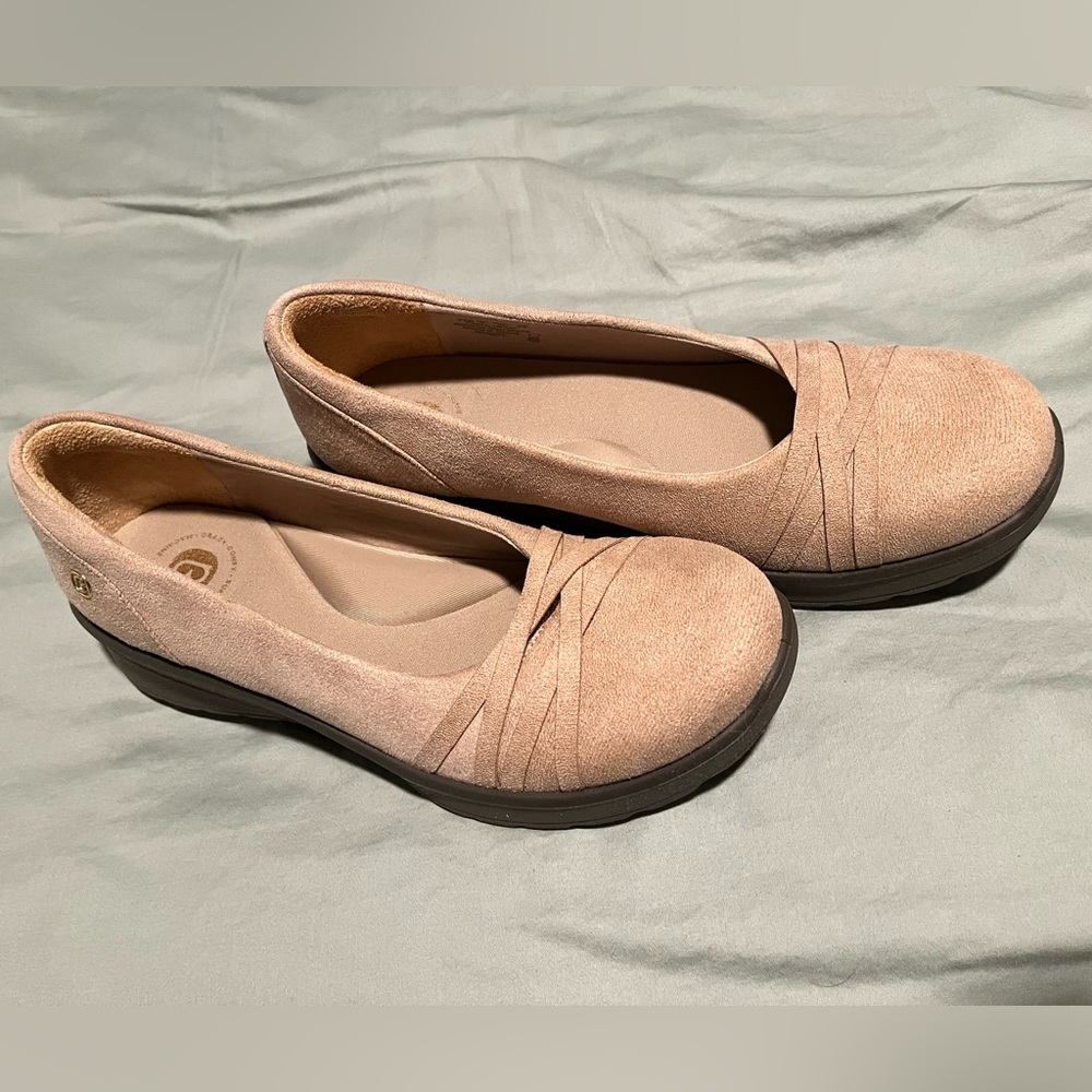 BZEES Goody Beige Washable Slip-on Loafers 8.5